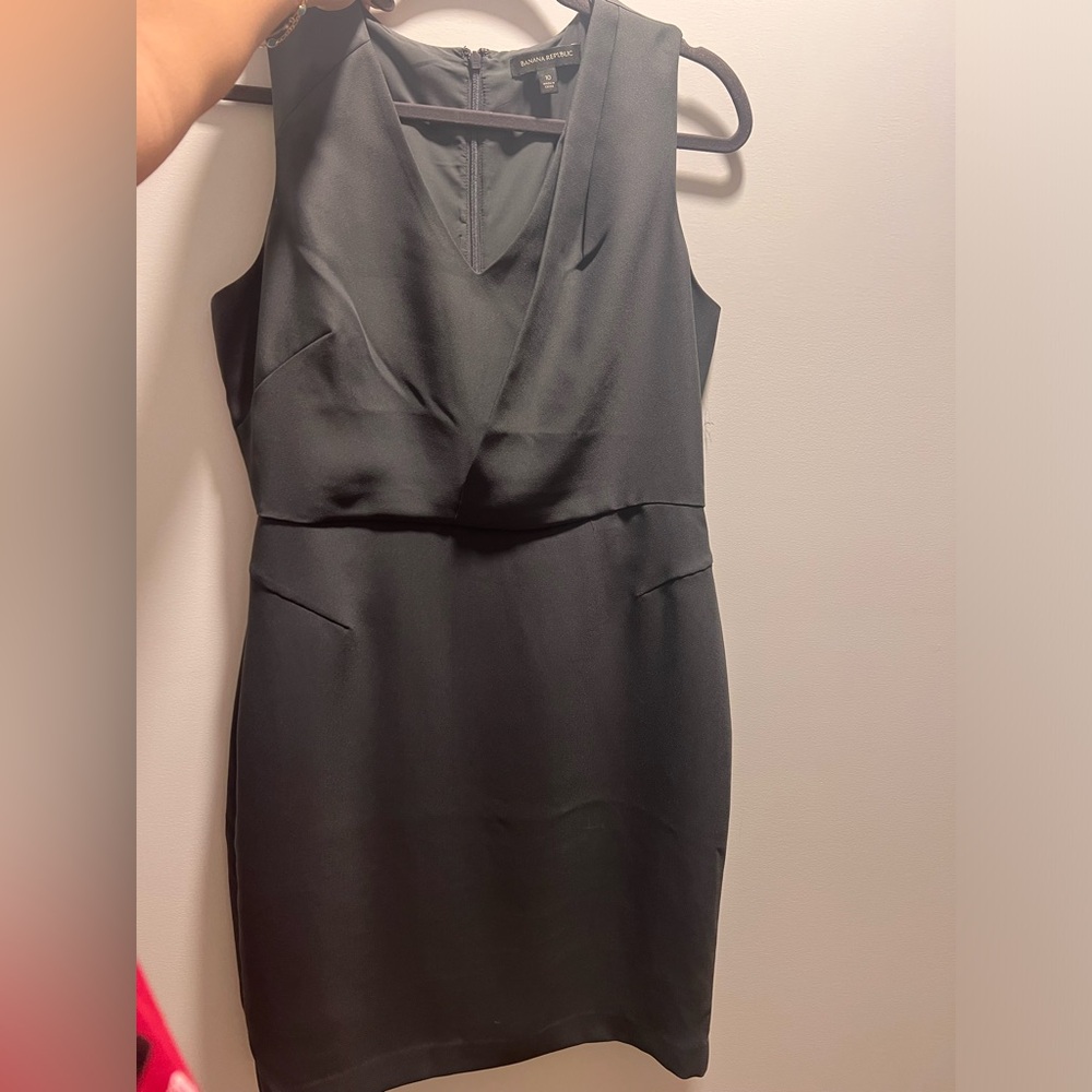 Beautiful Banana Republic dress perfect for work